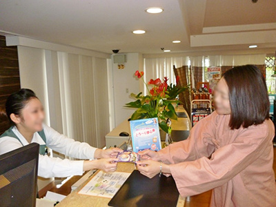 温泉旅館でのホットアイマスクサンプリング事例