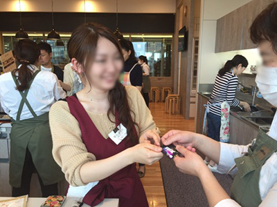 20~30代女性に向けたタブレット菓子サンプリング事例