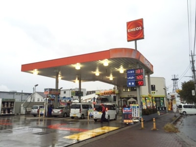 商業施設新規オープンを告知するガソリンスタンドサンプリング事例2