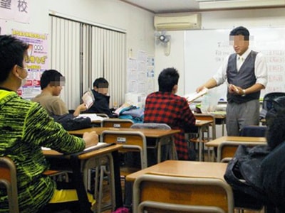 受験塾での受験生応援即席ラーメンサンプリング事例3