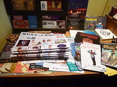 アパレルメーカータブロイド紙の各種ルートでのサンプリング事例2