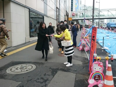 スキンケアショップの新店オープン告知街頭配布事例2