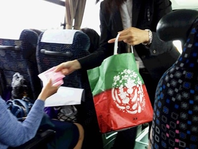 吸水ケア商品の中高年女性向けサンプリング事例4