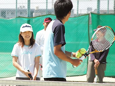 テニス施設でのルートサンプリング
