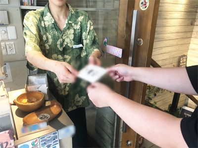 カフェ/レストラン利用者に向けた大手食品メーカー食用油脂とのタイアップ・サンプリング事例