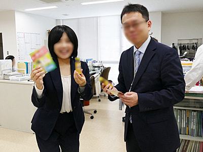 飲み会が多い教職員に向けた大手メーカーの清涼飲料水のサンプリング事例1