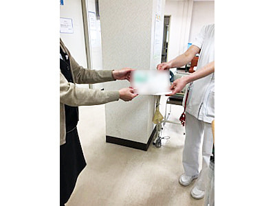 産婦人科医院での妊産婦に向けた葉酸サプリ&妊娠線ケアクリームのサンプリング事例2