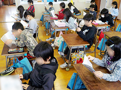 新潟市内の小学生に向けた天然資源産出に関する教育マンガ冊子のサンプリング事例(2年連続実施)2
