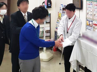 日頃から健康を気にする大手企業社員に向けたヨーグルト飲料のサンプリング事例3