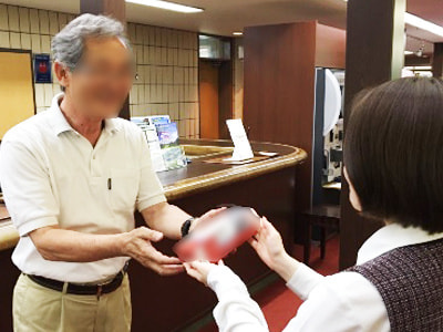 ゴルフ場の50代以上の男性利用客に向けた白髪染めのサンプリング事例4