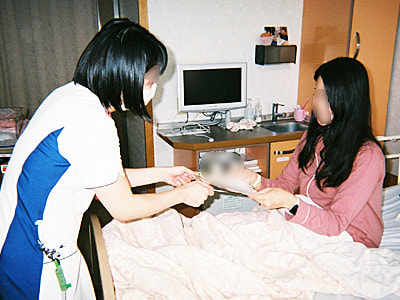 産婦人科の任残布に向けた子供用玩具商品クーポン付きマタニティーフォローブックのサンプリング事例4