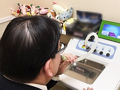 花粉症ピーク時期に耳鼻咽喉科の受付やカウンターで鼻や喉をスッキリさせるキャンディの設置サンプリング事例4