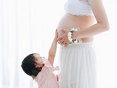 産婦人科における出産前から産後に全国の写真館で使える撮影プレゼント券のサンプリング事例4
