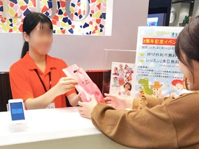 ヨガスタジオ/スパでの美容意識が高い20~30代女性に向けた食物繊維飲料のサンプリング事例3
