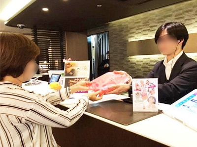 ヨガスタジオ/スパでの美容意識が高い20~30代女性に向けた食物繊維飲料のサンプリング事例4