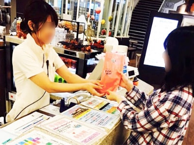 ヨガスタジオ/スパでの美容意識が高い20~30代女性に向けた食物繊維飲料のサンプリング事例1