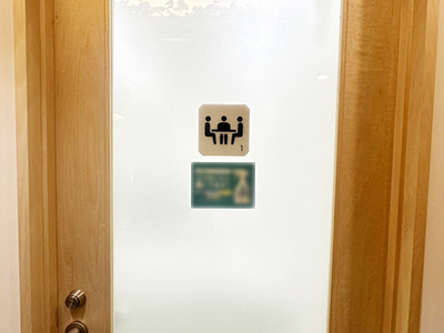 シェアオフィス／コワーキングスペースにおける除菌スプレーのタッチ&トライプロモーション事例3