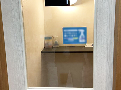 シェアオフィス／コワーキングスペースにおける除菌スプレーのタッチ&トライプロモーション事例2