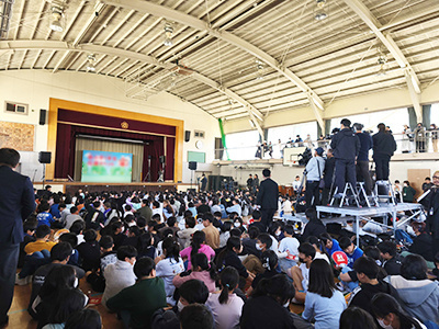 小学校の新入学お祝いとして乳酸菌飲料での体調管理をPRした新生活応援音楽イベント事例2