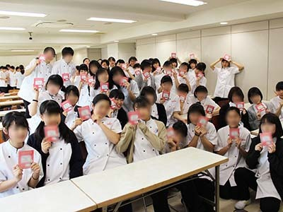 専門学校の女子生徒に向けたシャンプー＆コンディショナーサンプリング事例