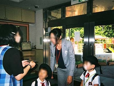 保育園での脱臭効果のあるペーパー試供品サンプリング事例3