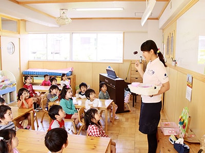キッチンまわり用 万能テープ試供品の幼稚園サンプリング事例4