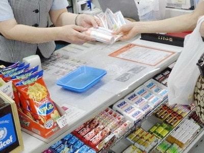 航空会社の生協店舗における化粧品試供品セットのサンプリング事例1