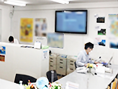 不動産店舗チェーンでの映像放映2