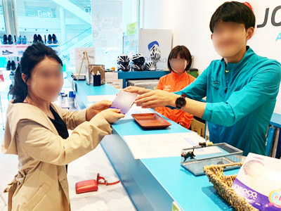 ゴルフ練習場とランニングステーションでのオトナ女性に向けた"オトナ臭"ケア用ボディソープのサンプリング事例