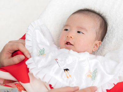 産婦人科における出産前から産後に全国の写真館で使える撮影プレゼント券のサンプリング事例2