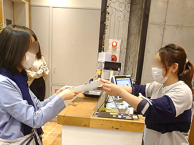 美容室における濃密ジュレのヘアケア商品の利用者に向けたサンプリング事例3