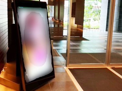 高所得世帯が多い高級マンションサイネージにおけるナンバーレスクレジットカードの認知拡大&キャンペーン告知映像放映事例2
