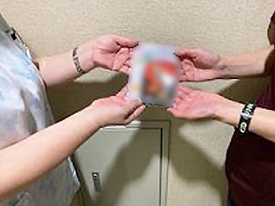 肩や腰などの慢性的な凝りや痛みと闘う看護師に向けた磁器治療器のサンプリング事例1