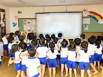幼稚園・保育園とスタジオのダンス講師をオンラインで繋いだ子ども向け映画主題歌ダンスイベントの実施事例2