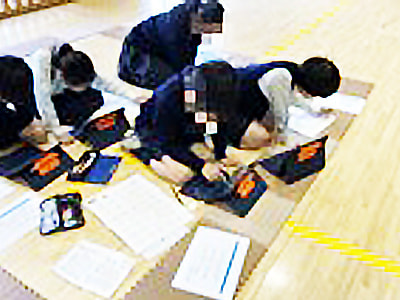 小学校とアーティストをオンラインで繋ぎプログラミングと合奏を行うリモート型イベントの実施事例2