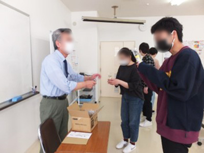 全国の受験塾・予備校・専門学校における眠気覚まし成分配合の清涼飲料水サンプリング事例1