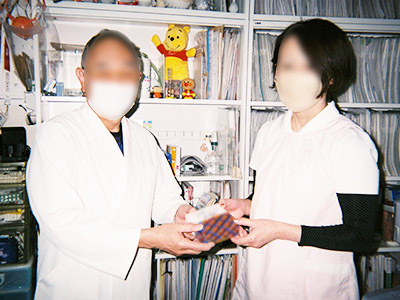 産婦人科受診者・医師・スタッフに向けた労いワード入りオリジナル「乳酸菌入りチョコレート」のサンプリング事例4