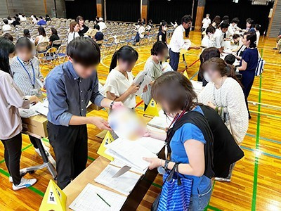 中学校、高等学校での保護者来校タイミングを狙った洗濯洗剤の生活応援企画サンプリング事例3