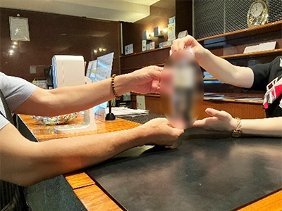 ビジネスホテル・タクシーでのブラックコーヒーサンプリング事例3