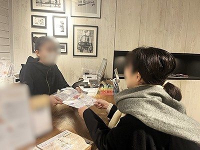 女性向けフィットネスジムでの目のサプリメントサンプリング事例2