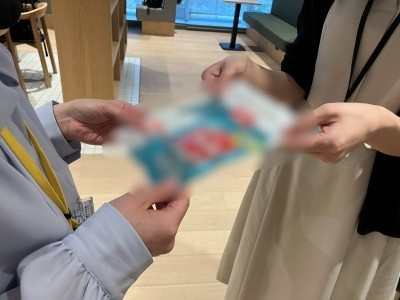 シェアオフィス・コワーキングスペースにおける清涼菓子サンプリング事例1